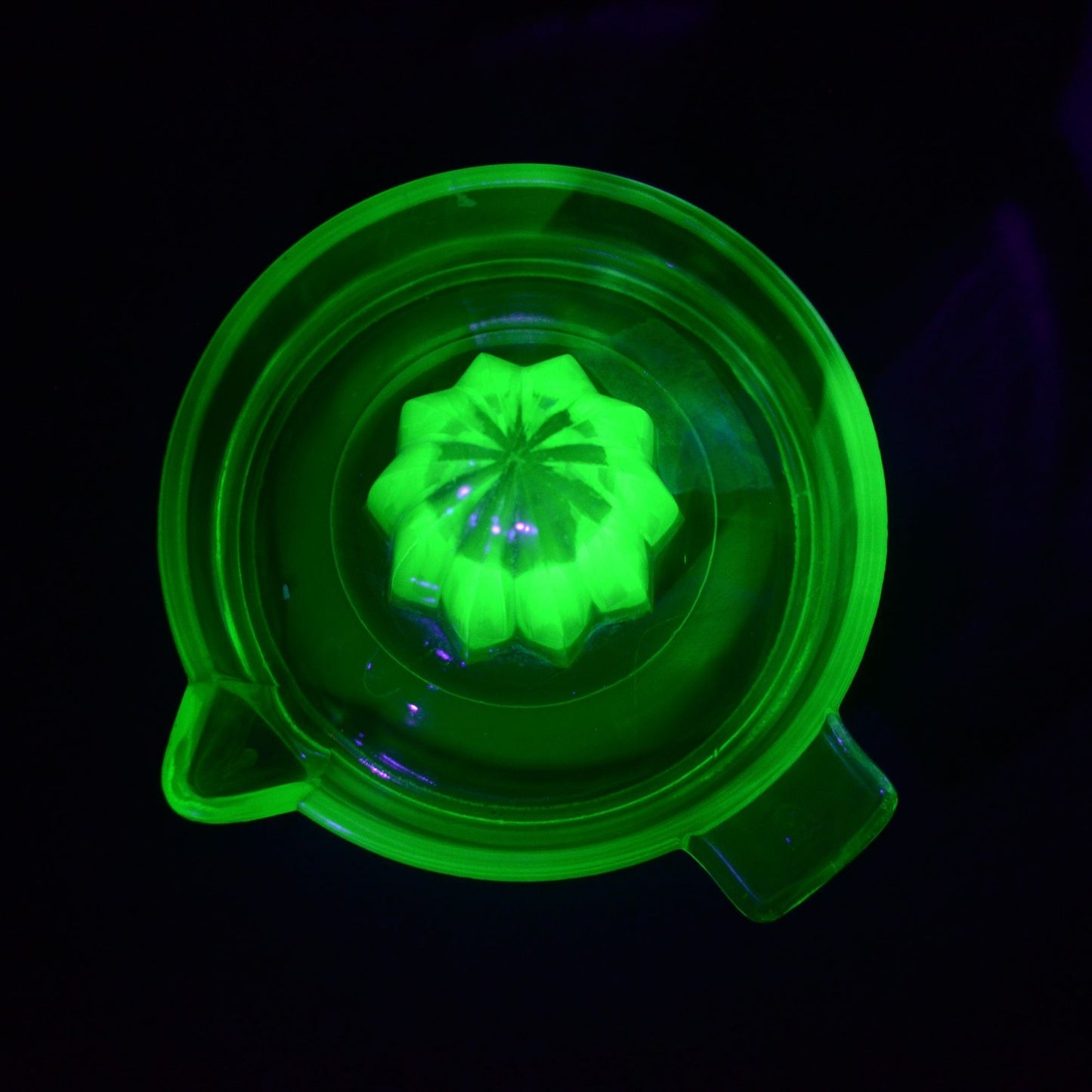 Federal Uranium Glass Citrus Reamer Juicer Vintage Glass Green Vaseline