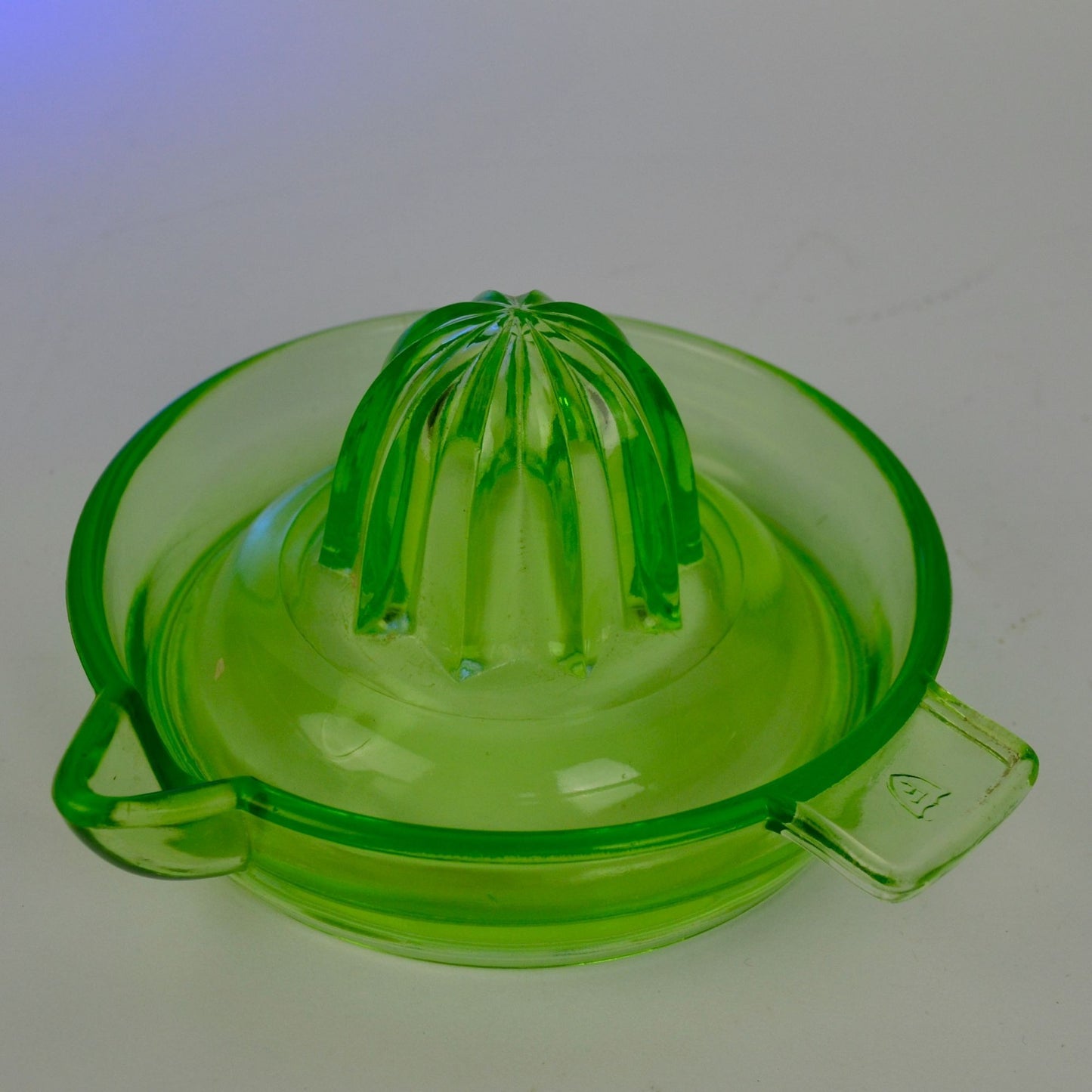 Federal Uranium Glass Citrus Reamer Juicer Vintage Glass Green Vaseline