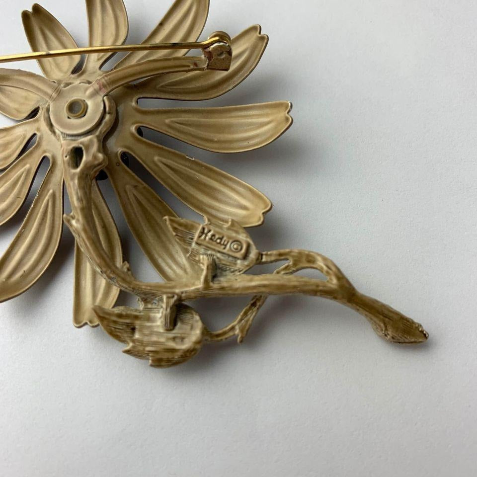 Vintage Hedy Flower Metal Pin Brooch